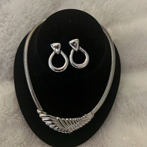 Elegant Silver Necklace and Earring Set